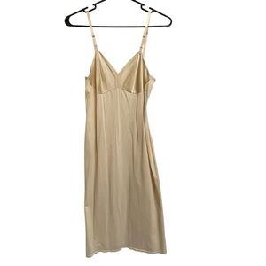 JC Penney Vintage Beige Minimalist Full Slip Size 32